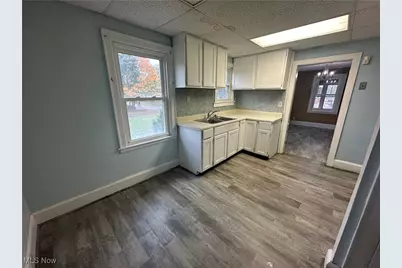 565 Teddy Avenue, Akron, OH 44305 - Photo 8