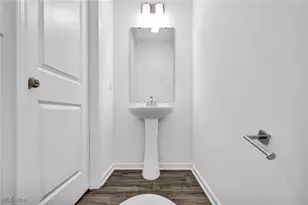 492 Douglas St, Akron, OH 44307 - Photo 20