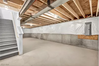 492 Douglas Street, Akron, OH 44307 - Photo 38