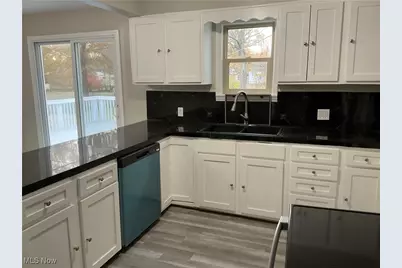 8002 Stockbridge Road, Mentor, OH 44060 - Photo 6