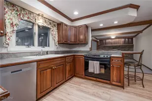 4720 Strouble Dr NW, Canton, OH 44718 - Photo 4