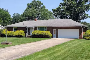 781 Leeman Dr, New Franklin, OH 44319 - Photo 1