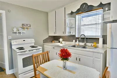 676 Central Parkway Avenue SE, Warren, OH 44484 - Photo 16