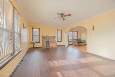 21051 S Lake Shore Boulevard, Euclid, OH 44123 - Photo 10