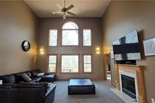 8140 Mt Royal Dr, Concord Twp, OH 44077 - Photo 6