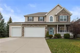 3982 Courtyard Dr, Lorain, OH 44053 - Photo 2