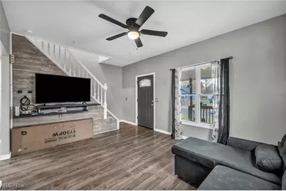 329 Louisiana Avenue, Elyria, OH 44035 - Photo 8