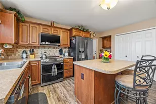 13014 Duquette Ave NE, Hartville, OH 44632 - Photo 12