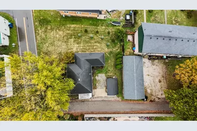 215 Lake Avenue NE, Hartville, OH 44632 - Photo 46