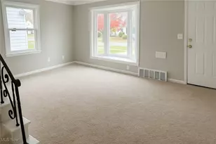 30325 Mildred Dr, Willowick, OH 44095 - Photo 6