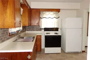 449 W Long Lake Blvd, Portage Lakes, OH 44319 - Photo 16