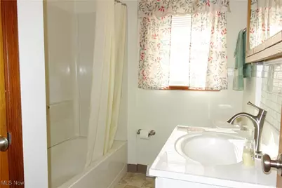 449 W Long Lake Boulevard, Portage Lakes, OH 44319 - Photo 22