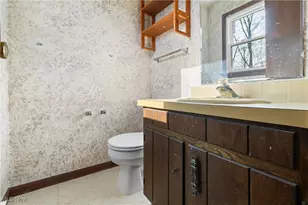 1111 Columbus Cir N, Ashland, OH 44805 - Photo 16