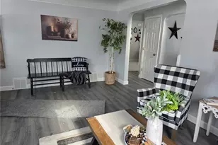 1719 E 300th St, Wickliffe, OH 44092 - Photo 4