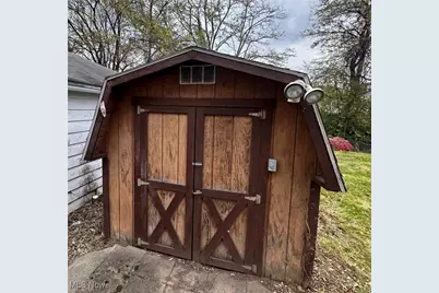 153 Carolina Avenue, Chester, WV 26034 - Photo 2