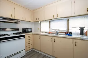 18592 Edwards, Doylestown, OH 44230 - Photo 12