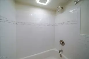 13433 Harlon Ave, Oakwood, OH 44107 - Photo 26