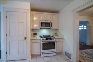 13433 Harlon Ave, Oakwood, OH 44107 - Photo 14