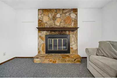 646 Dunny Avenue, Sheffield Lake, OH 44054 - Photo 10