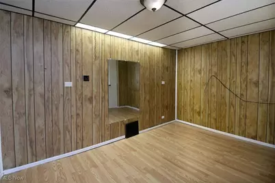 2402 Sunset Boulevard, Steubenville, OH 43952 - Photo 8