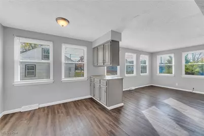 19702 Pawnee Avenue, Loveland, OH 44119 - Photo 12