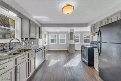 19702 Pawnee Avenue, Loveland, OH 44119 - Photo 8