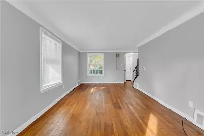 19702 Pawnee Avenue, Loveland, OH 44119 - Photo 6