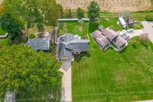 5700 Glena St, Louisville, OH 44641 - Photo 2