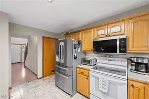 7939 Giddings Rd, Rootstown, OH 44272 - Photo 14