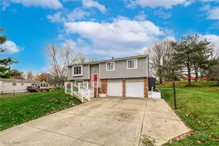 4407 Sunnyview Dr, Uniontown, OH 44685 - Photo 6