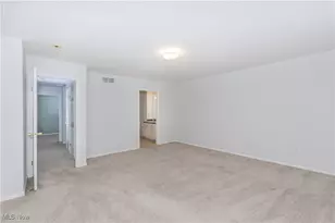 13411 Larchmere Blvd, Huber Heights, OH 44120 - Photo 18