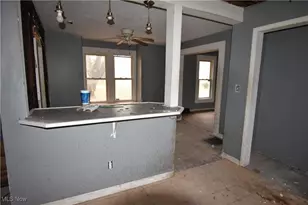 922 W 37th St, Ashtabula, OH 44004 - Photo 8