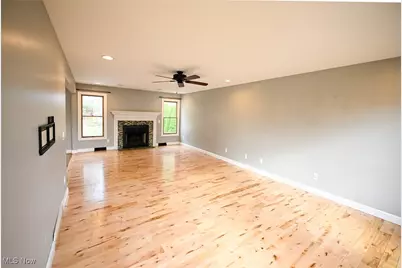 744 Lawrence Drive, Wadsworth, OH 44281 - Photo 6