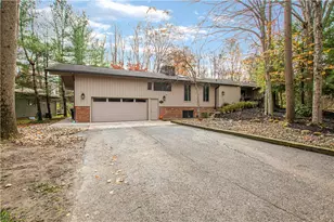 711 Cross Creek Oval, Aurora, OH 44202 - Photo 2