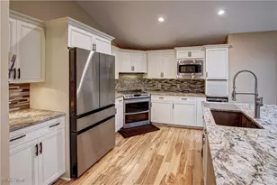 711 Cross Creek Oval, Aurora, OH 44202 - Photo 4