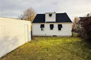 18909 Maple Heights Blvd, Maple Heights, OH 44137 - Photo 2