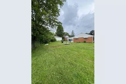 2573 San Pedro Drive, Youngstown, OH 44511 - Photo 12