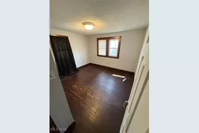 2462 Edwin Avenue, Akron, OH 44314 - Photo 8