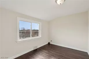 366 Tenney Ave, Campbell, OH 44405 - Photo 10