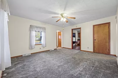 406 S Cleveland Avenue, Mogadore, OH 44260 - Photo 8