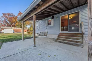 406 S Cleveland Ave, Mogadore, OH 44260 - Photo 30