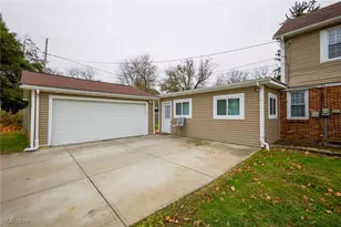 787 Greenwood Ave, Akron, OH 44320 - Photo 2