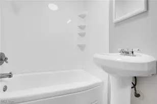 1459 Wade Park Ave, Akron, OH 44310 - Photo 16