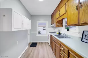 1459 Wade Park Ave, Akron, OH 44310 - Photo 10