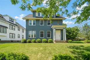 3298 Milverton Rd, Huber Heights, OH 44120 - Photo 2