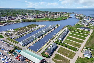 445 Harbor Lane, Lorain, OH 44052 - Photo 38