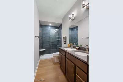 445 Harbor Lane, Lorain, OH 44052 - Photo 12