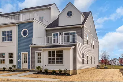445 Harbor Lane, Lorain, OH 44052 - Photo 2