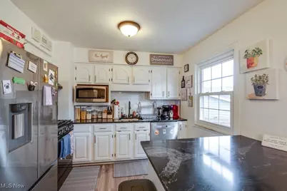 354 Hiwood Avenue, Munroe Falls, OH 44262 - Photo 12