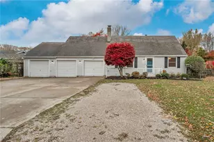 6310 Berwick St, Madison, OH 44057 - Photo 4